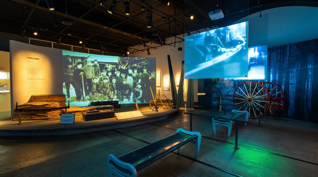 Pulperie de Chicoutimi Regional Museum featuring interior views