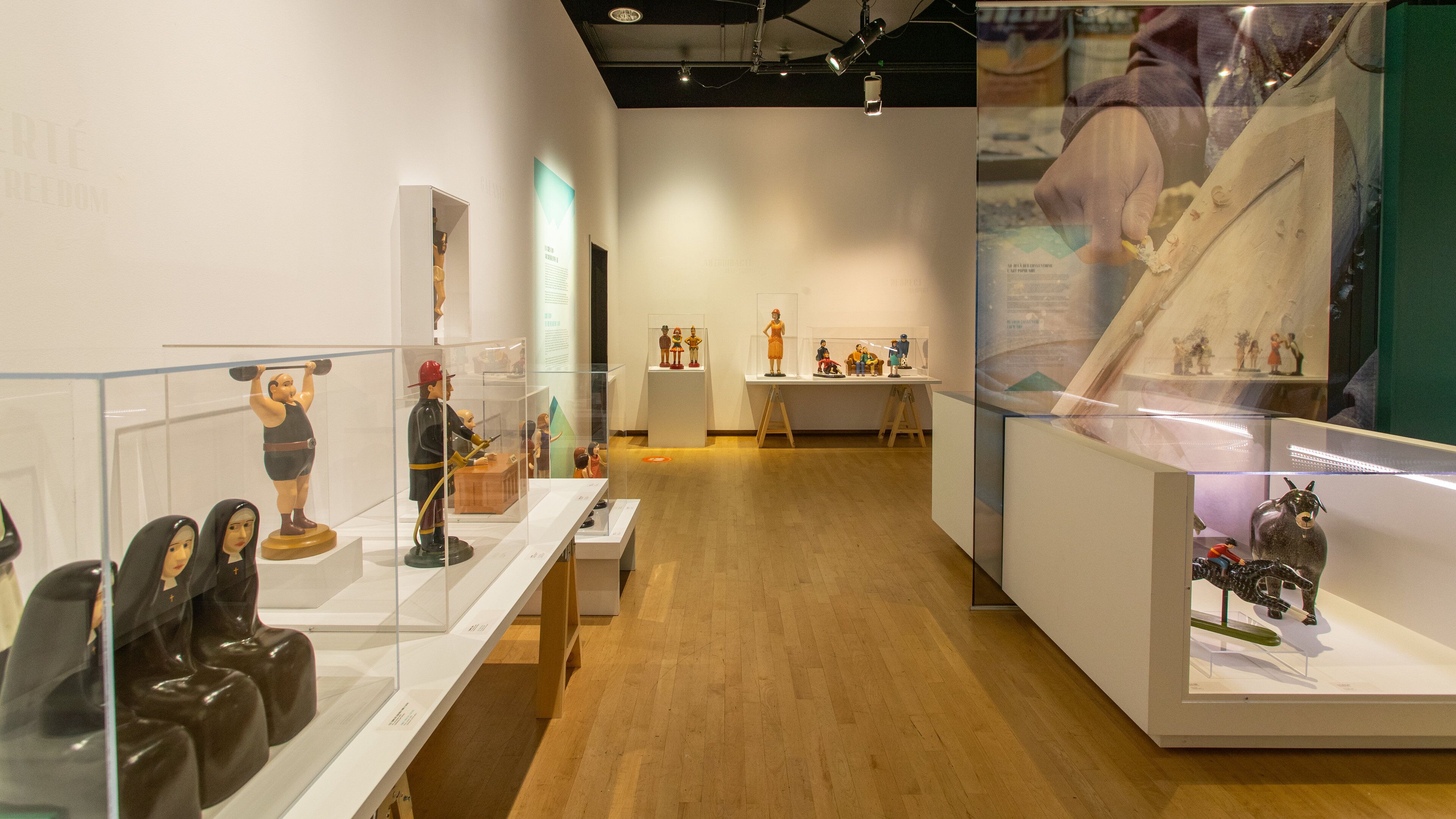 La Pulperie de Chicoutimi Regional Museum which includes interior views