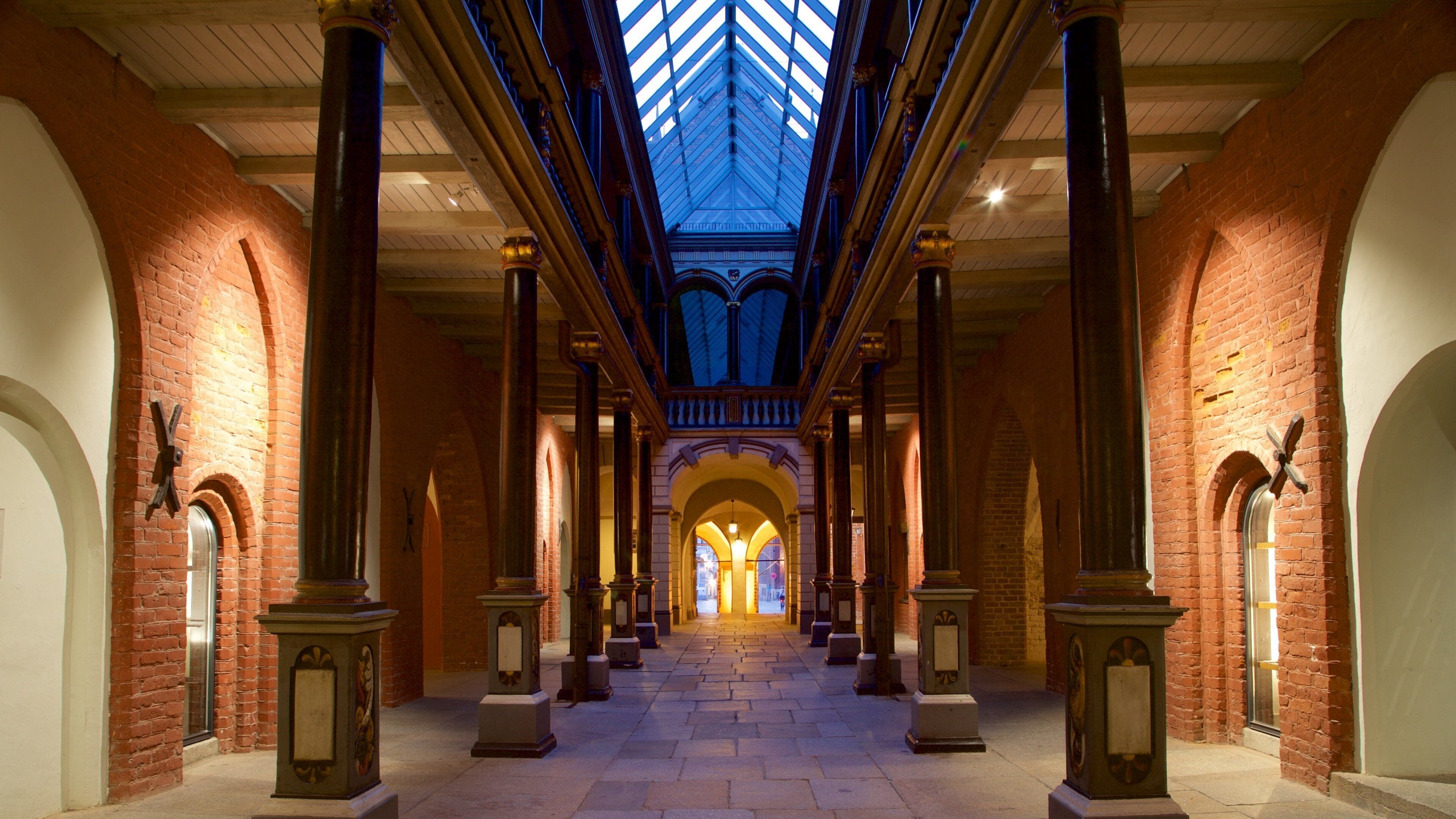 Rathaus showing heritage elements and interior views