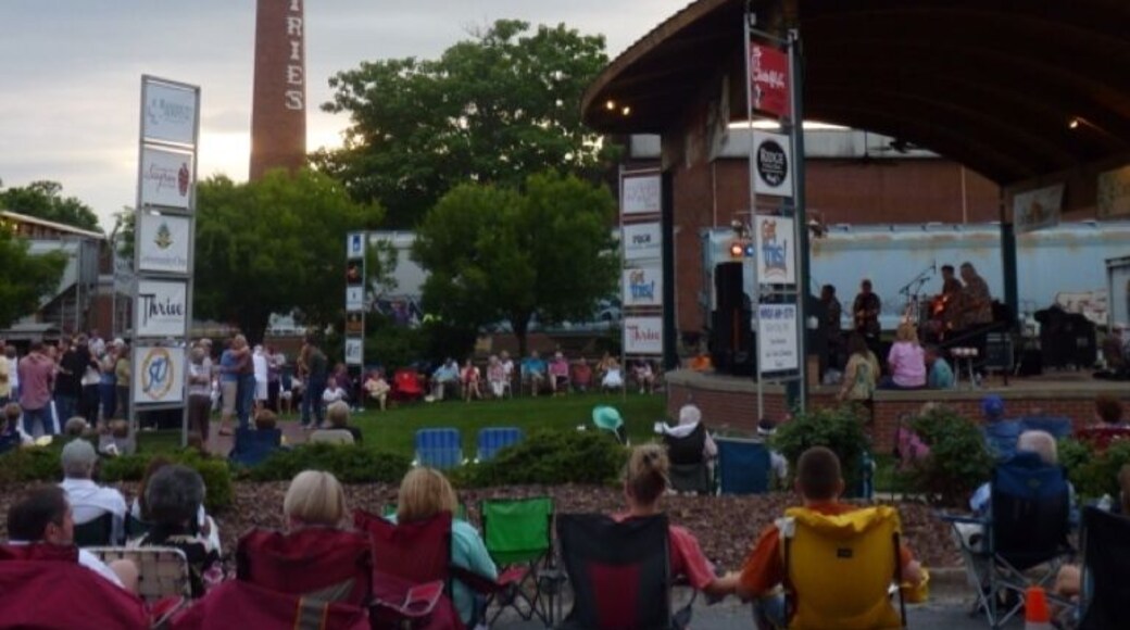 Sunday evening concert by The Attraction band