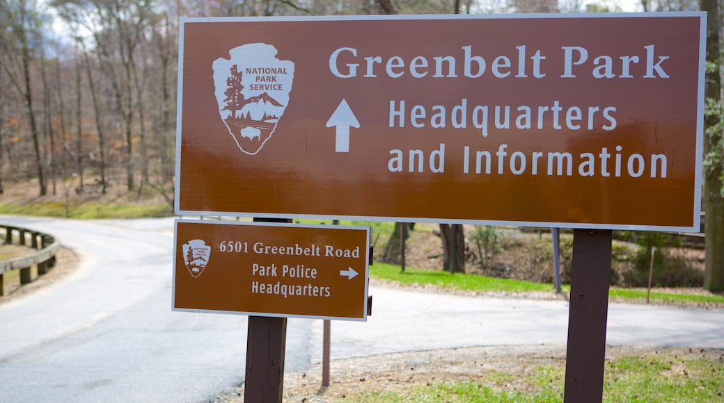 Greenbelt Museum which includes signage