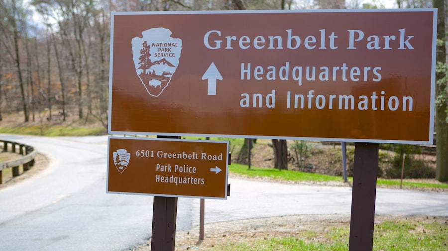 Greenbelt Museum which includes signage