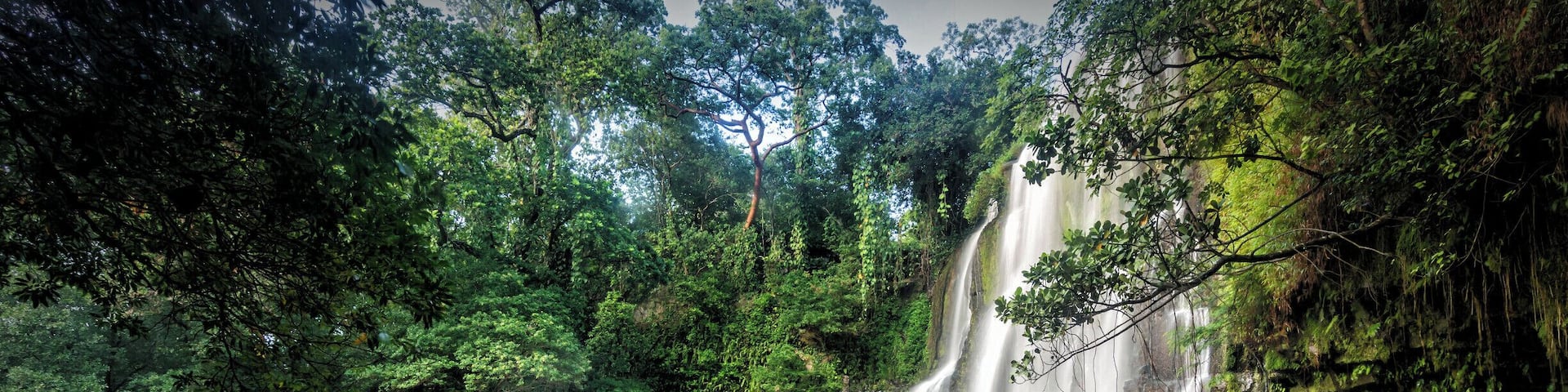 The Llanos de Cortez Waterfalls are located just 30min from Liberia, in Guanacaste Province. It's one of Costa Rica's most spectacular & easy to access waterfalls. Scramble down a short, steep trail to reach the spectacular 12m-high, 15m-wide waterfall, which you’ll hear before you see. The falls drop into a tranquil pond with a white sandy beach that’s perfect for swimming and sunbathing.
#River