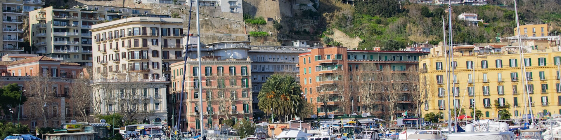 collina del Vomero vista da mergellina, napoli