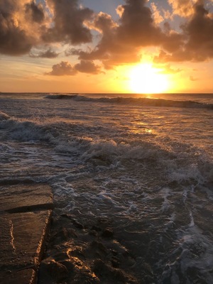 #salinas #salinopolis #para #brasil #sunset #pordosol
Por do sol com maré cheia na praia do Farol Velho na ilha do Atalaia em Salinópolis.