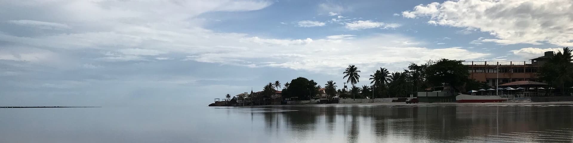 Praia do Farol Velho de manhã cedo e após a chuva.
#praiadofarolvelho #Salinas #Salinopolis #GreatOutdoors