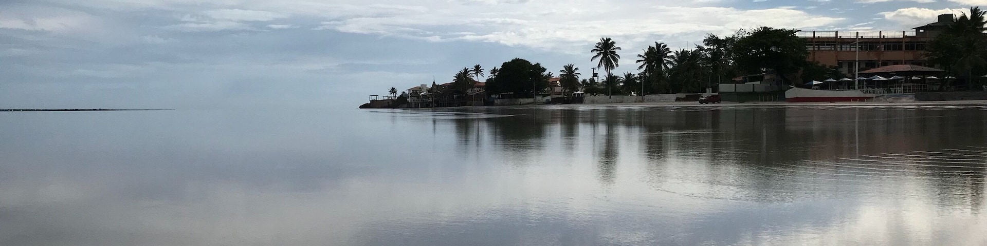 Praia do Farol Velho de manhã cedo e após a chuva.
#praiadofarolvelho #Salinas #Salinopolis #GreatOutdoors