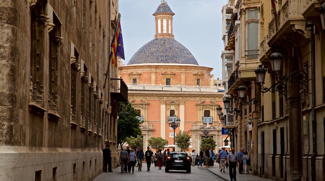 Valencia Cathedral showing heritage elements