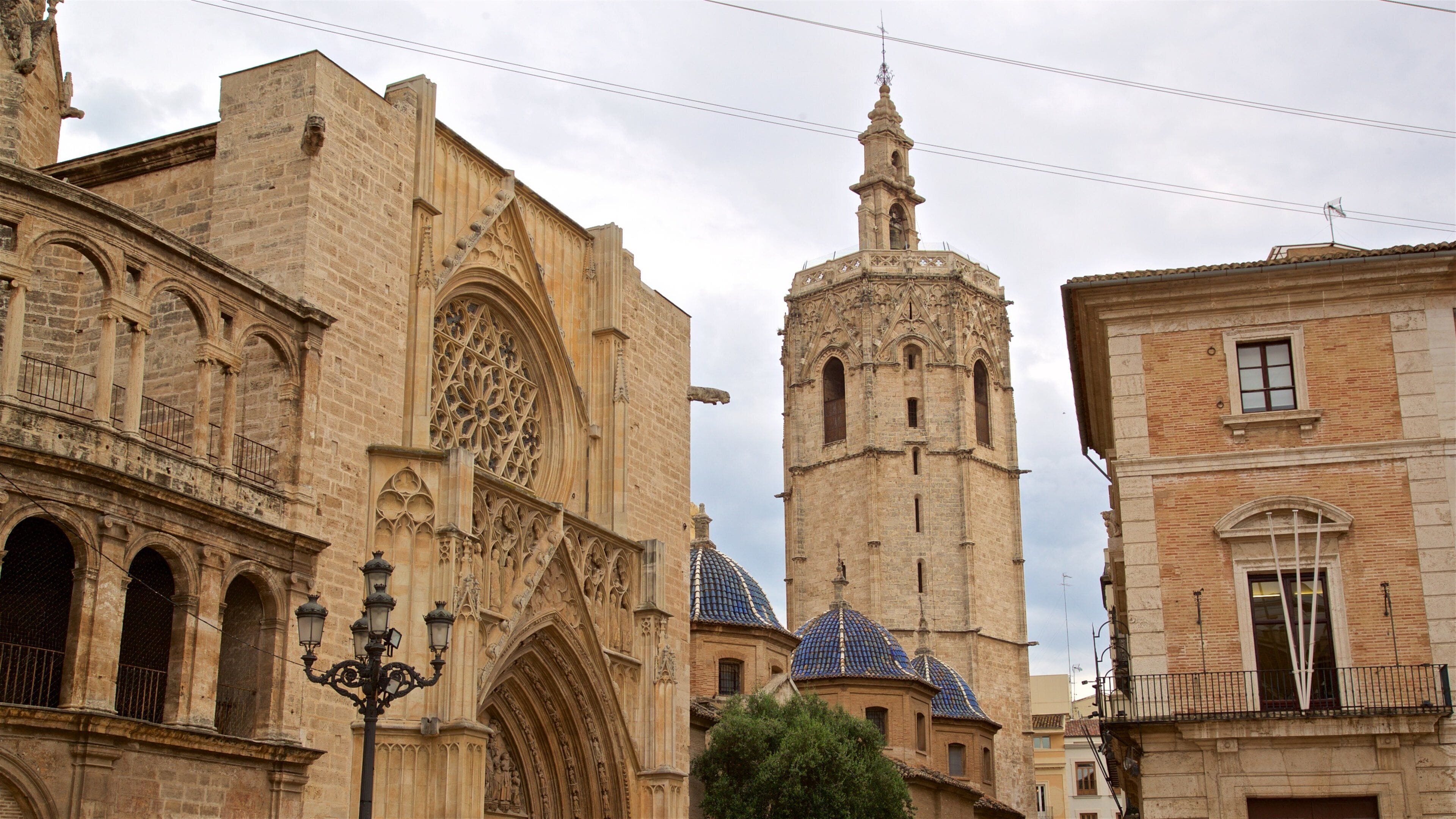 Valencia Cathedral showing heritage elements