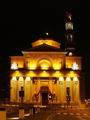 Seriate (Bergamo), Lombardy, Italy - parish church by night