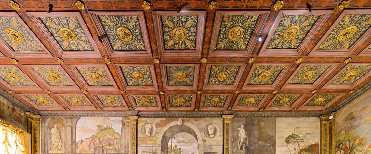 Scoletta del Santo que incluye vistas interiores, arte y elementos religiosos