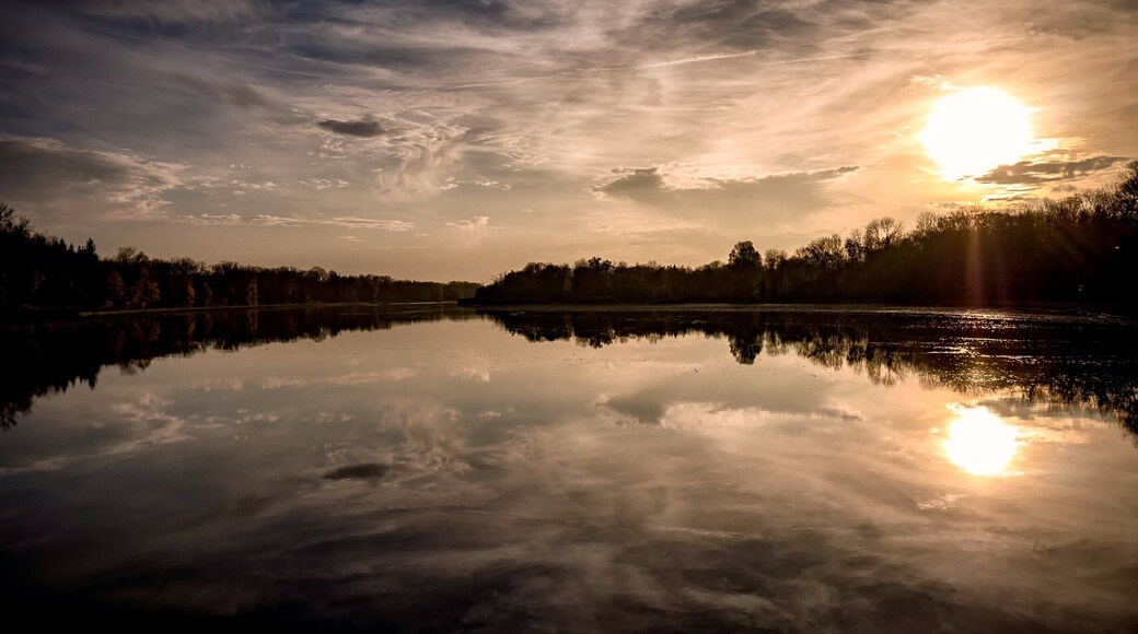 During my trip to Bavaria to see some renewable energy projects I took this shot from a water powerstation near Gundelfingen an der Donau. This looks like a lake but it is one of the largest rivers in Europe.
#Travel #Landscape #photography #germany #bavaria