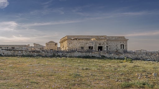 Old abandoned house and sheep farm facing the gulf of Augusta; Priolo Gargallo, Syracuse, Sicily, Italy