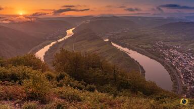 Moselschleife bei Sonnenaufgang