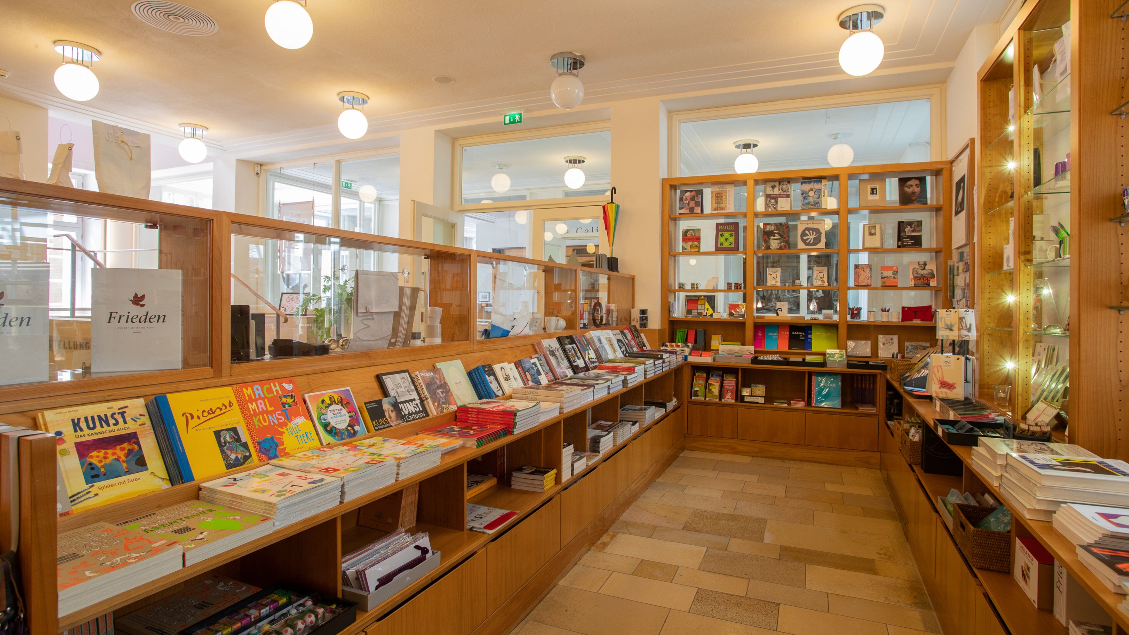 Picasso Museum featuring shopping and interior views