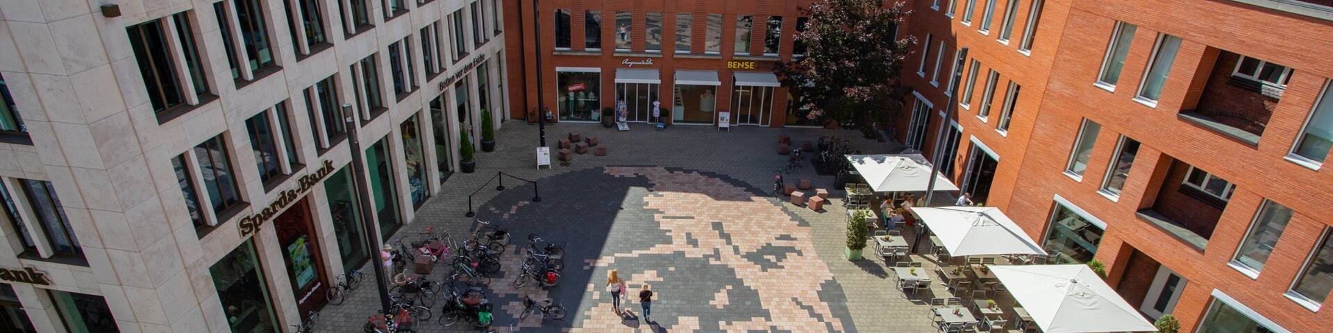 Picasso Museum which includes outdoor art and a city