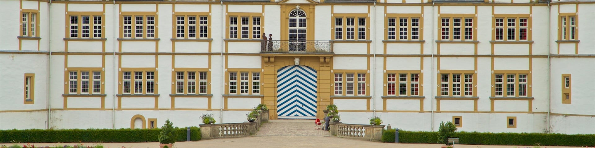 Neuhaus Castle showing a garden, chateau or palace and heritage architecture