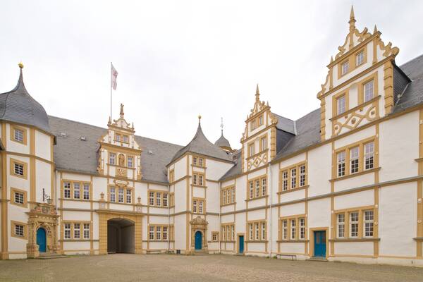 ChĂąteau de Neuhaus qui includes patrimoine architectural