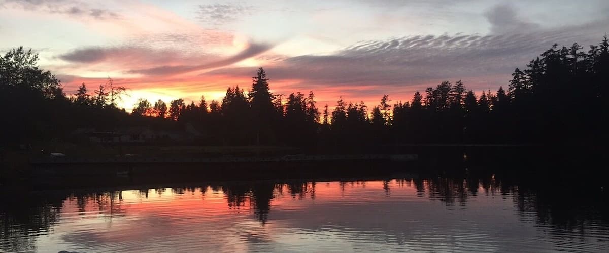 I gotta say between the beautiful trees of and it’s stunning sunsets just above the water, Washington definitely has my heart!