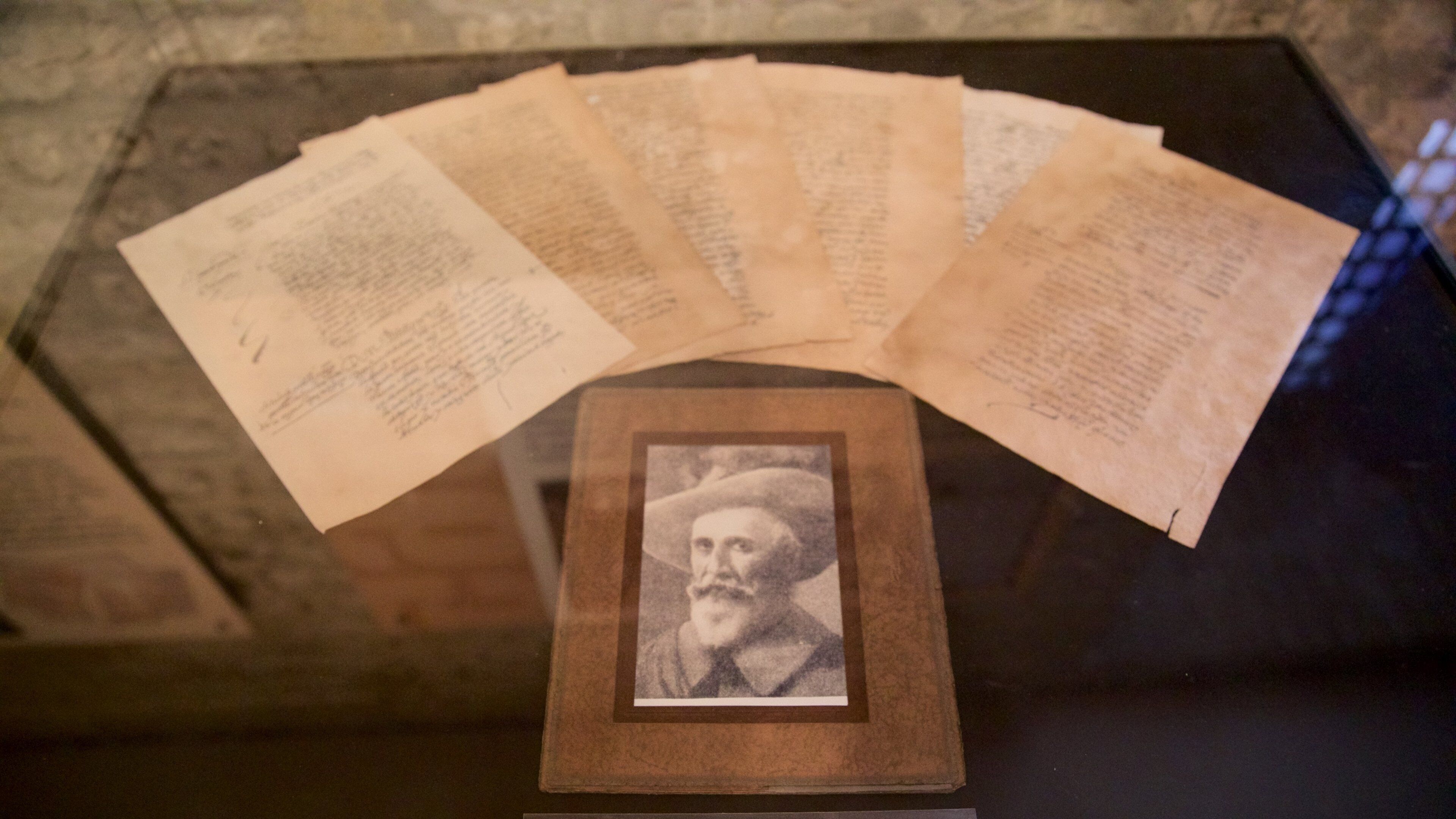 Cebu Island featuring heritage elements