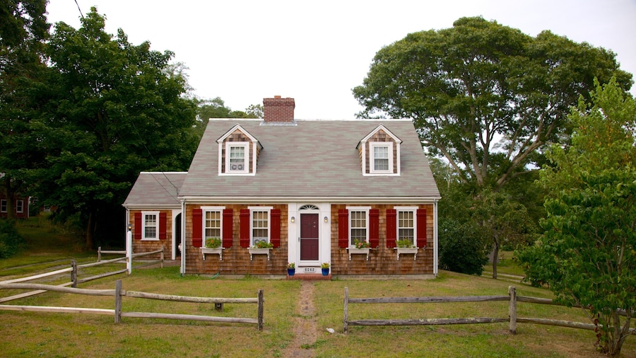 Truro showing a house