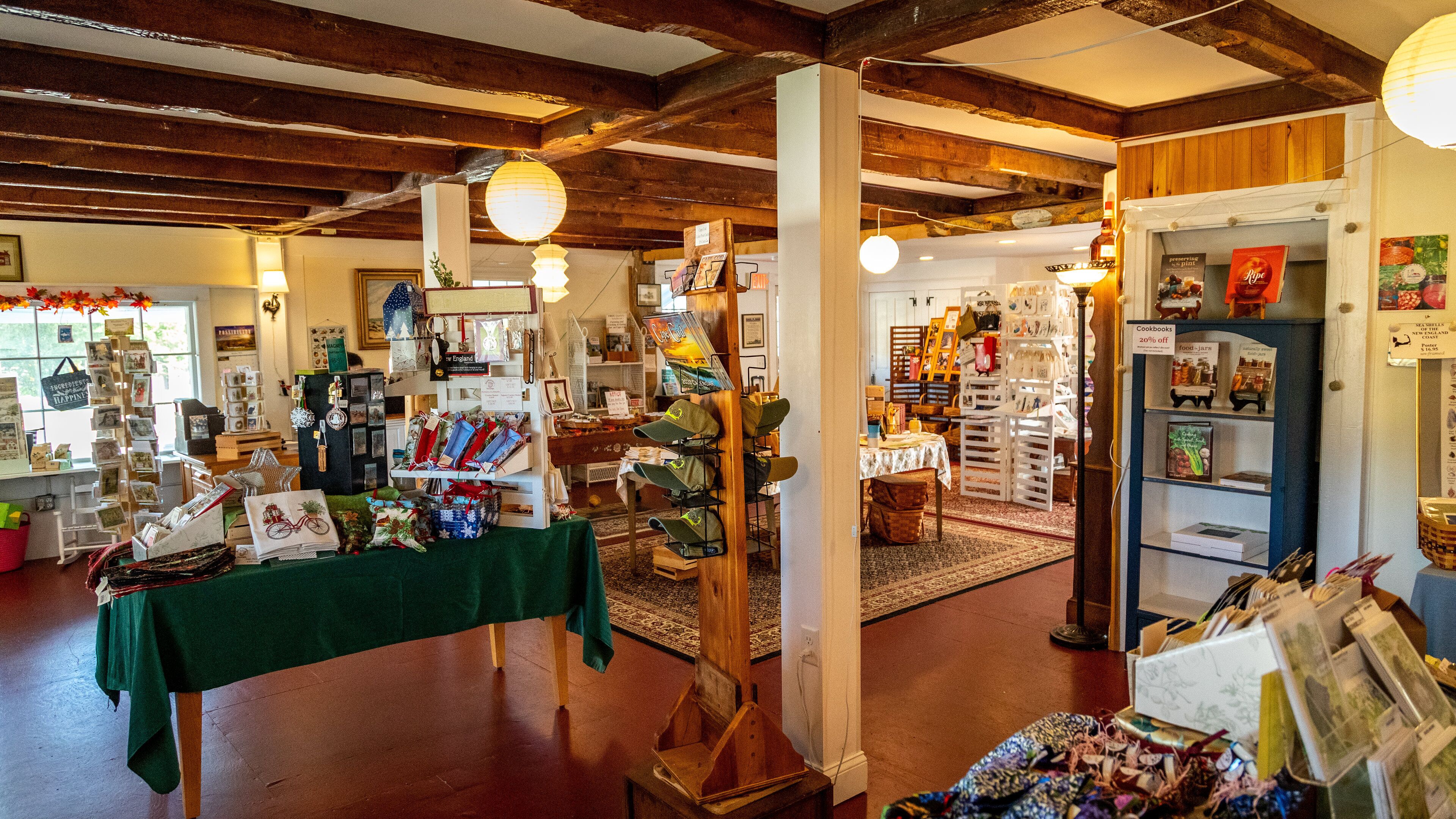 West Chatham featuring interior views