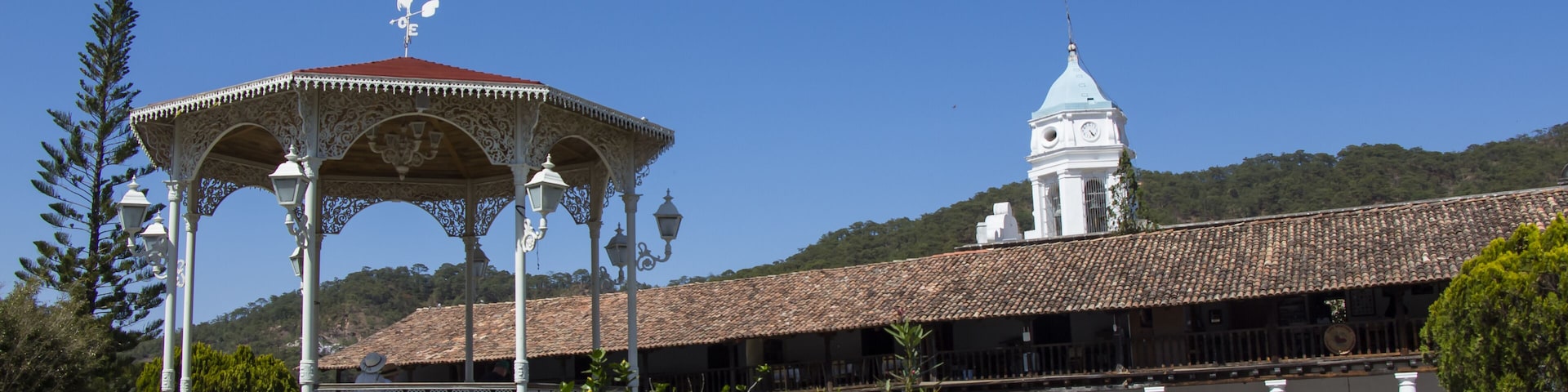 Centro de San Sebastian del Oeste