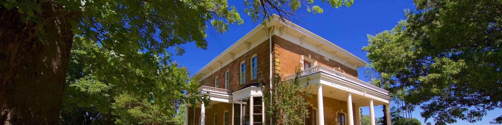 Five Civilized Tribes Museum featuring heritage elements and a house