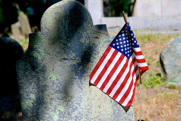 Cementerio Burial Hill mostrando un cementerio