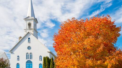 Entrelacs Church in Autumn