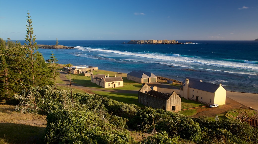 Kingston and Arthur\'s Vale Historic Area which includes general coastal views, island images and a small town or village