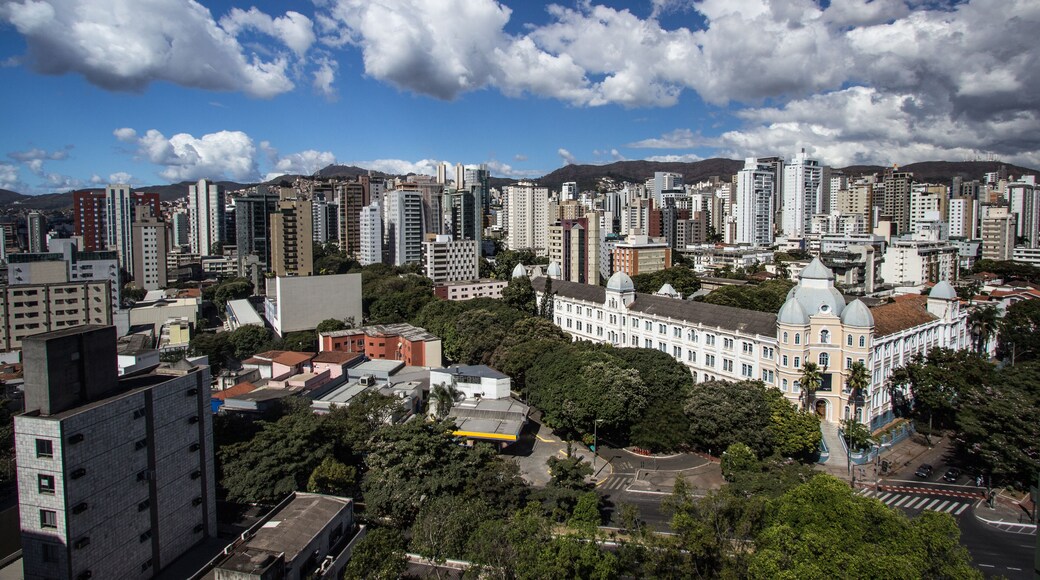 Belo Horizonte, Neighborhoods FuncionÌÎ́rios and Santa EfigÌÎåÈnia.