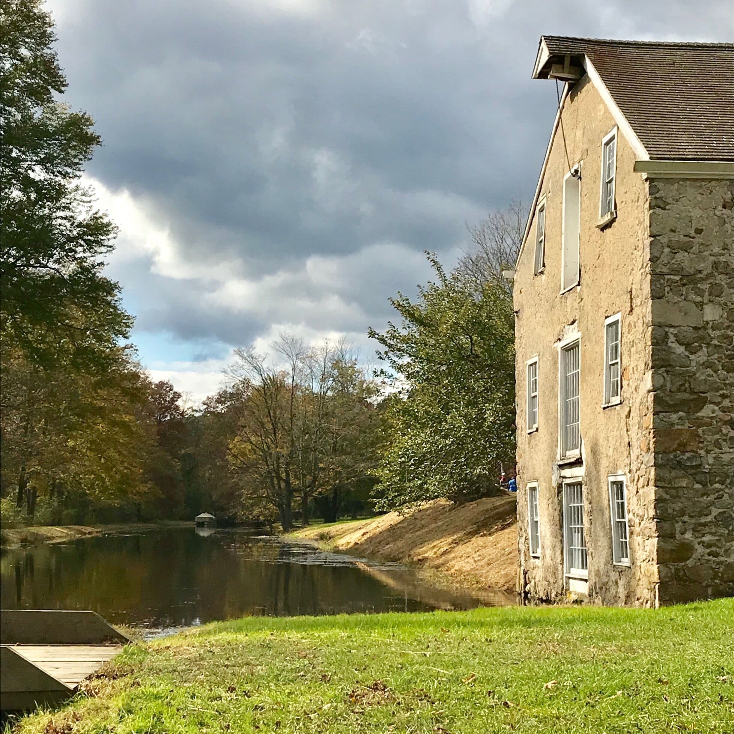 Canal life circa 19th century can be found at Waterloo Village in New Jersey USA. Some buildings are still functioning and others are long abandoned, making it the perfect backdrop for the annual geocaching mega event. Beautiful trails, spooky spirits. #greatoutdoors
#yepitsjersey
October 2018