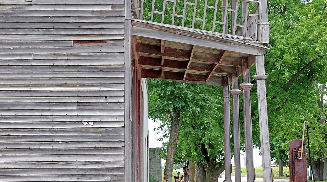 Driving the back roads we came across this old building. Obviously seen better days. But even as it slowly collapses in on itself it still has character and I bet its fair share of stories to tell.