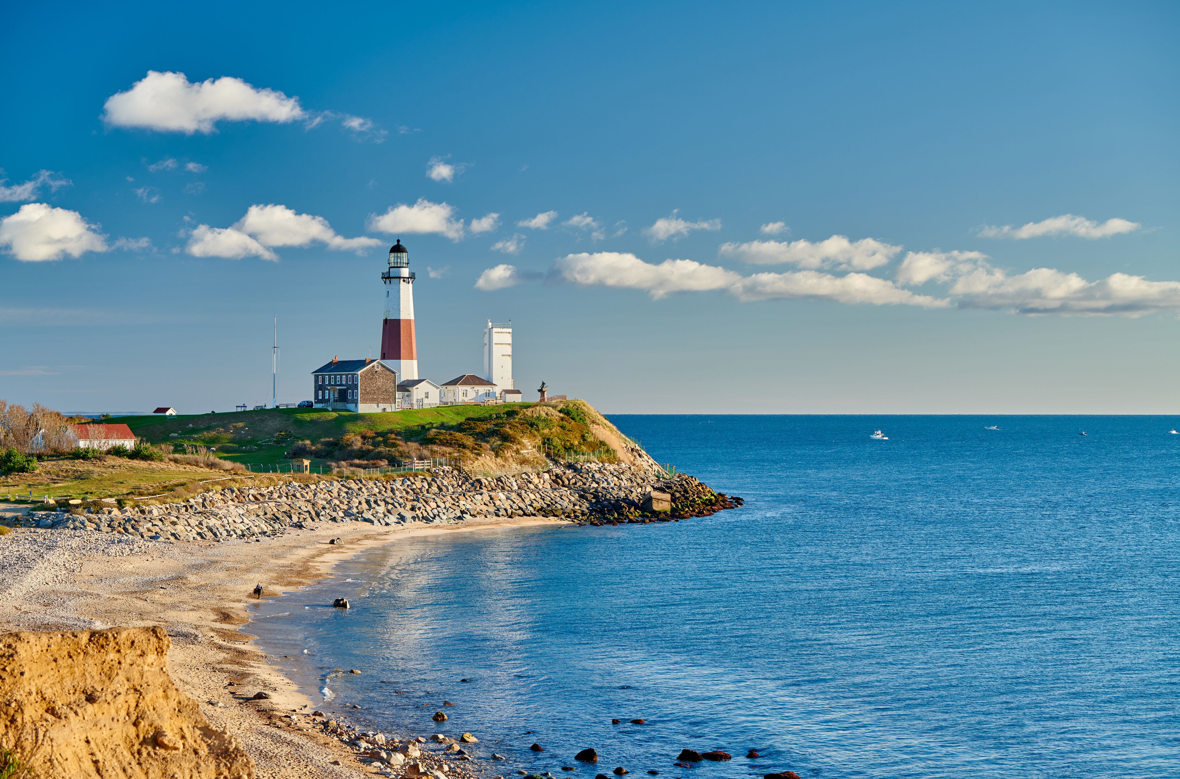 Montauk Lighthouse and beach, Long Island, New York, USA.
