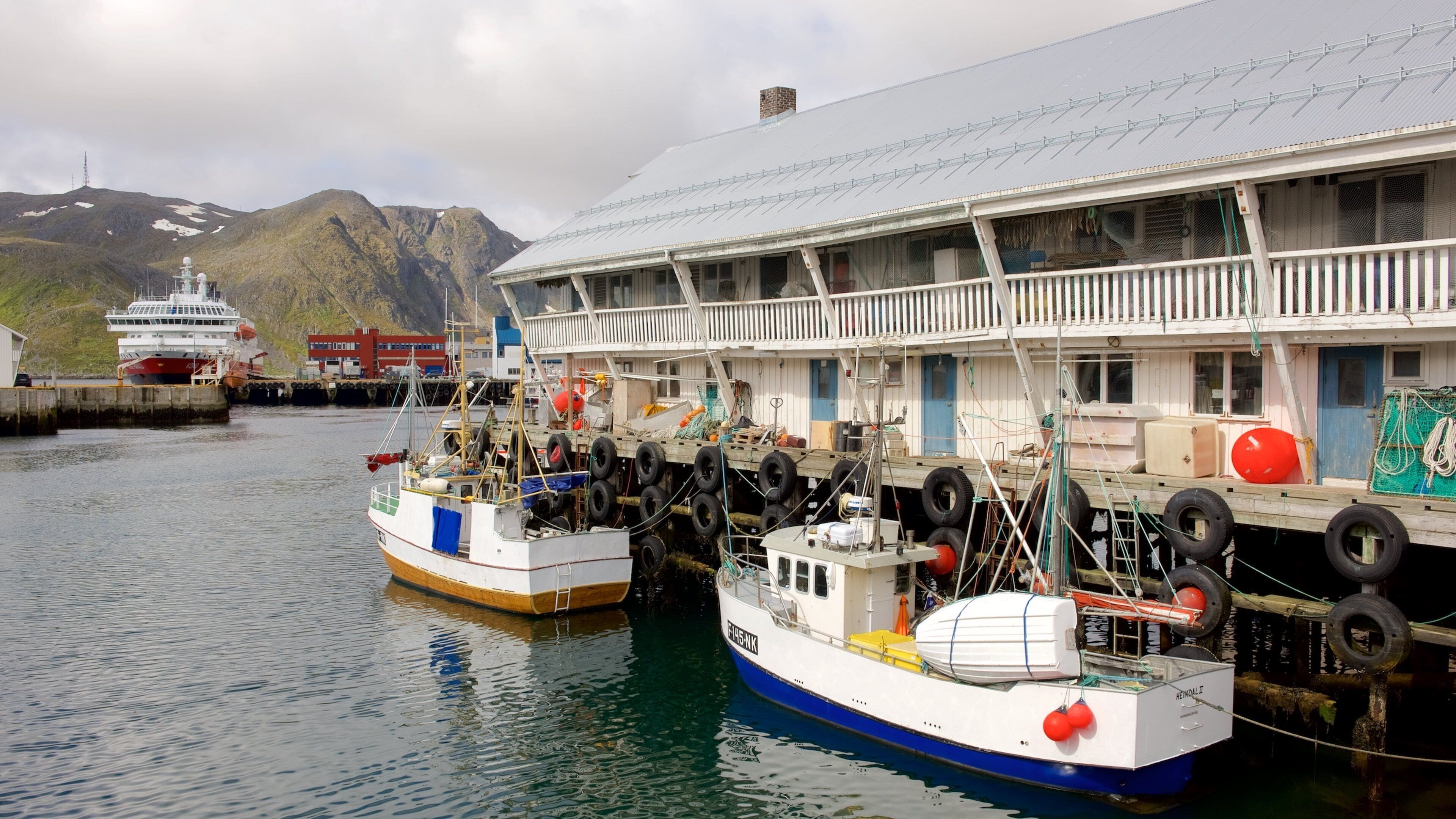 Honningsvag Port which includes a marina