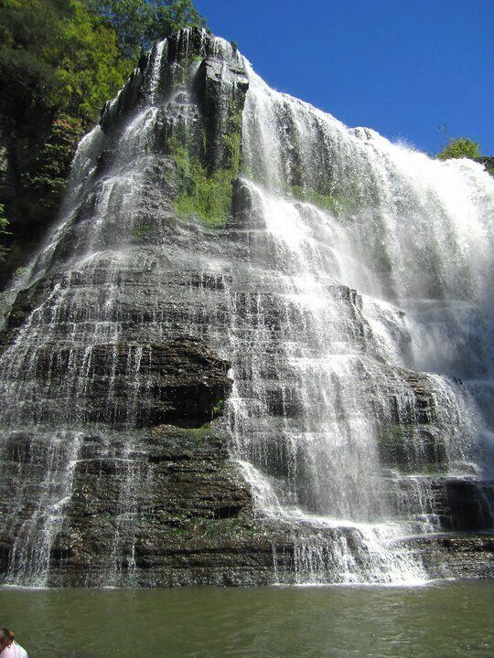 When I first saw this waterfall I was blown away.  I had no idea there was something this large and spectacular so close to Nashville.  Pics don't show how large and amazing this thing is.  Easy hike less than a mile.  