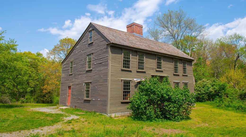 Jacob Whittemore House is a historic American Revolutionary War site built in 1716 in Minute Man National Historic Park in town of Lexington, Massachusetts MA, USA.