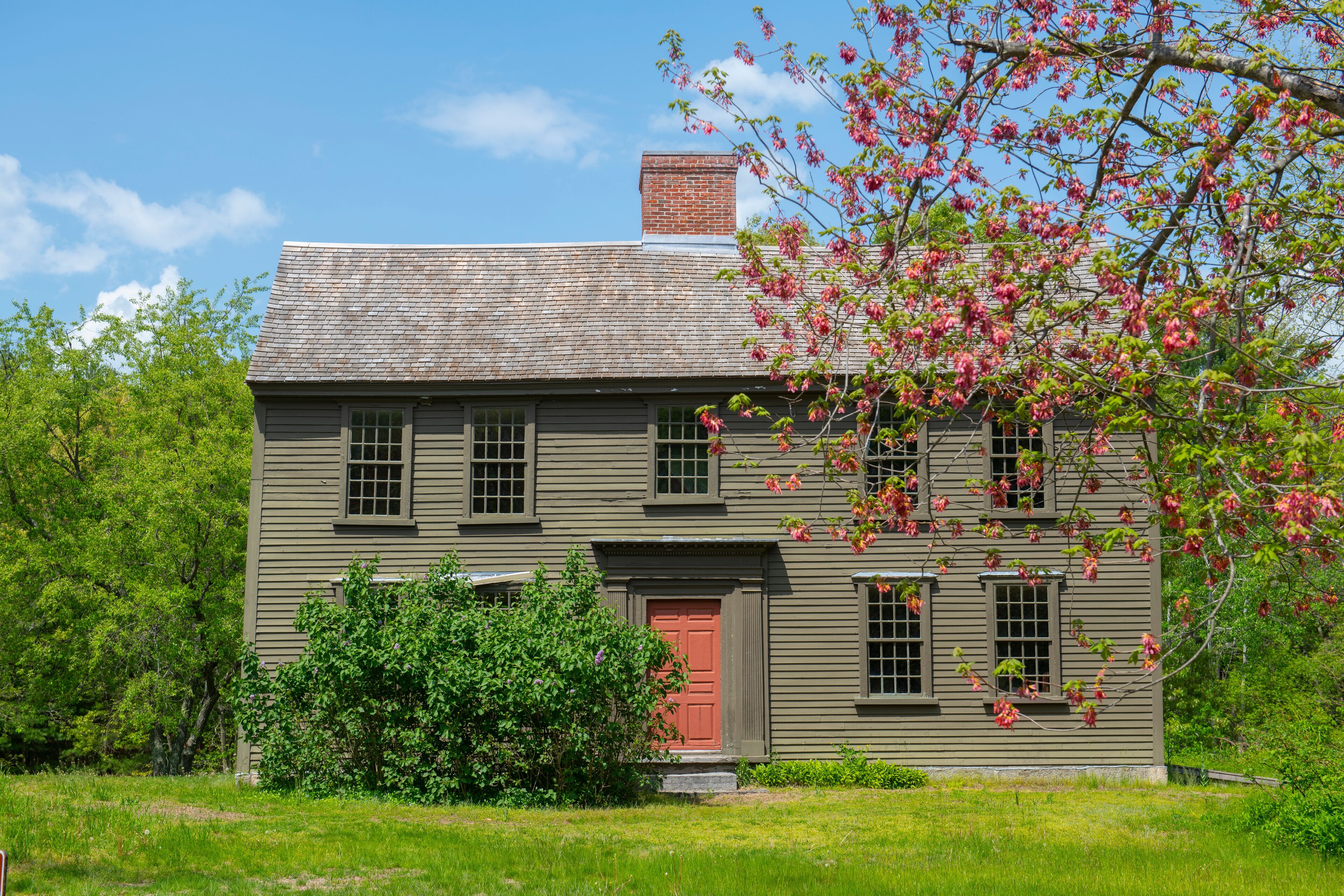 Jacob Whittemore House is a historic American Revolutionary War site built in 1716 in Minute Man National Historic Park in town of Lexington, Massachusetts MA, USA. 