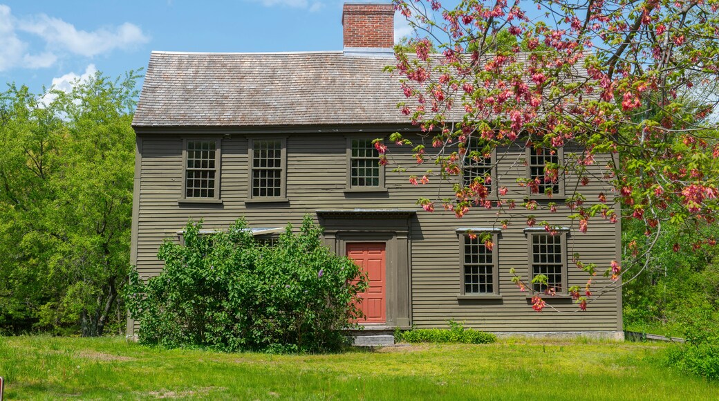 Jacob Whittemore House is a historic American Revolutionary War site built in 1716 in Minute Man National Historic Park in town of Lexington, Massachusetts MA, USA.
