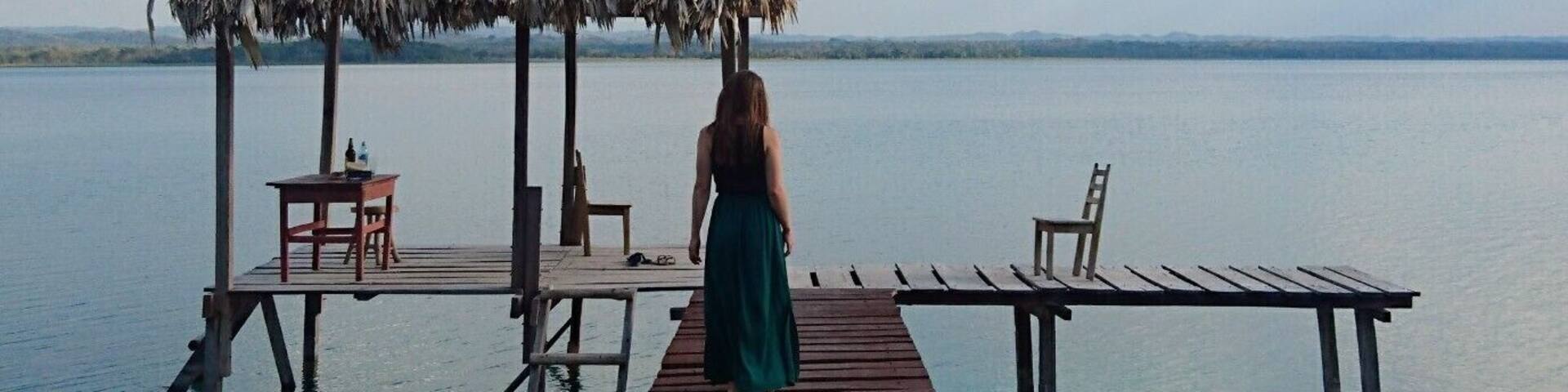 A beautiful place close to the popular tourist destination Flores.
There's not much more to do than to enjoy the calm and beautiful lake.