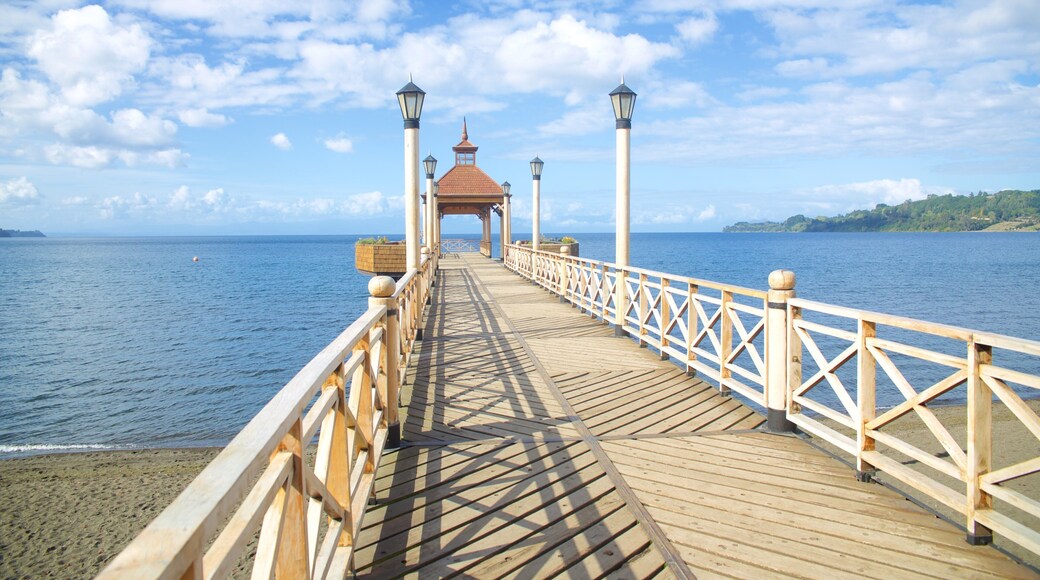 Teatro del Lago featuring general coastal views