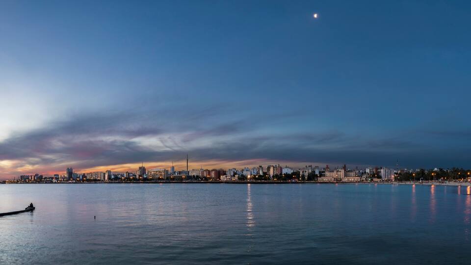 Montevideo, the Uruguay capital, has an amazing coastal path to enjoy during the sunset with great views over the old city