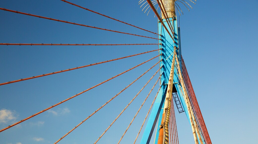 Han River Bridge which includes modern architecture