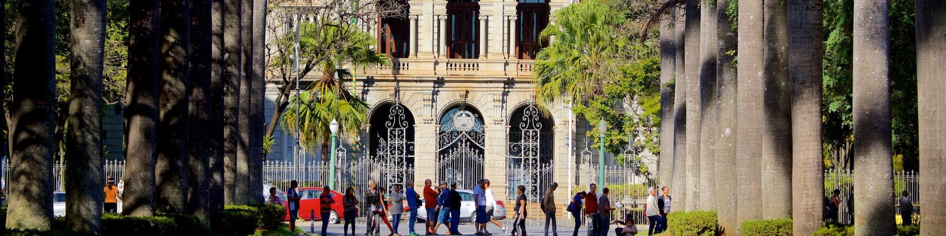 Palacio da Liberdade which includes heritage architecture and street scenes as well as a small group of people