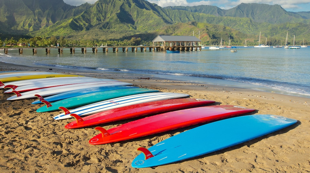 E2973M Surf boards on the beach at Hanalei Bay in Kauai, the Garden Isle of Hawaii