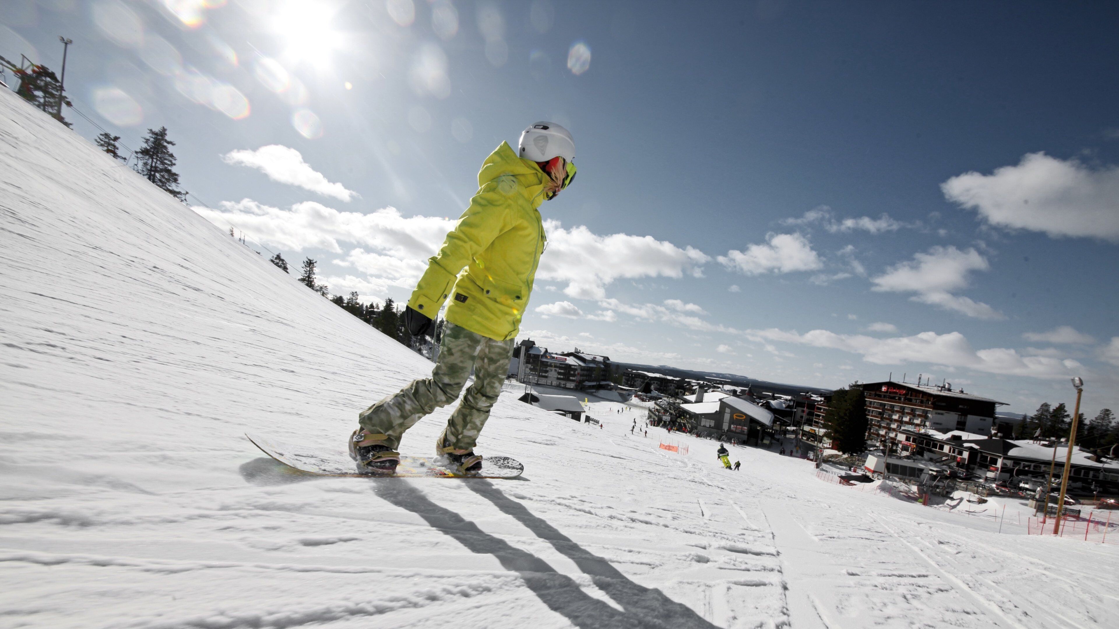 盧卡滑雪場 设有 雪地滑板 和 雪