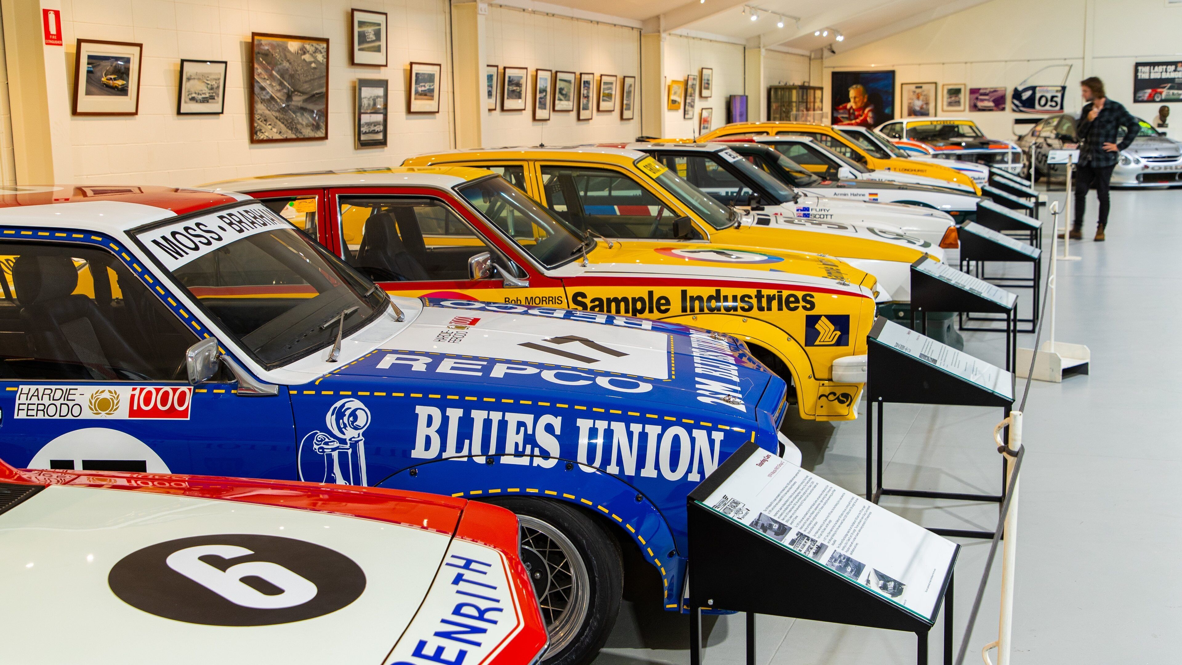 Bathurst featuring interior views