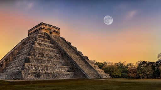 chitchenitza during sunset