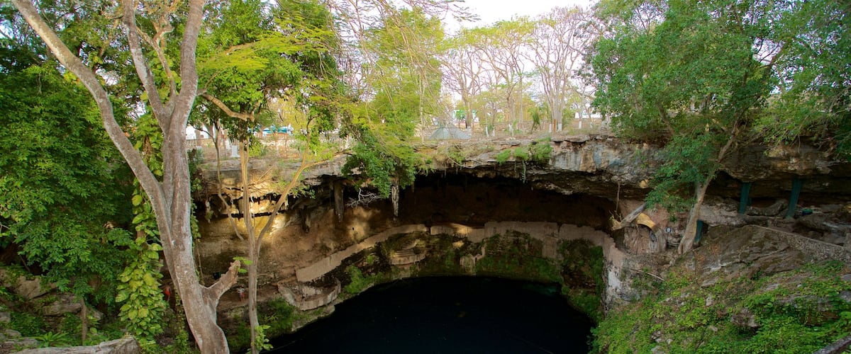 Cenote Zaci featuring a lake or waterhole